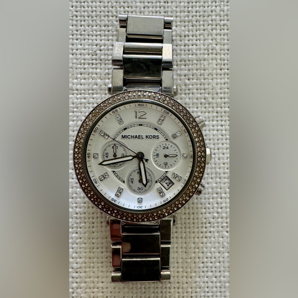 Michael Kors Womens Silver Crystal Accent Chronograph Watch MK5353 - Picture 3 of 11